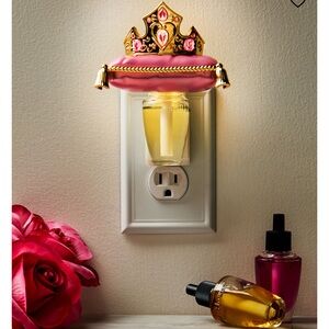 NEW 2026 DISNEY PRINCESS ROYAL CROWN LIT-UP WALLFLOWER PLUG & FILL 🌸🌹🌸